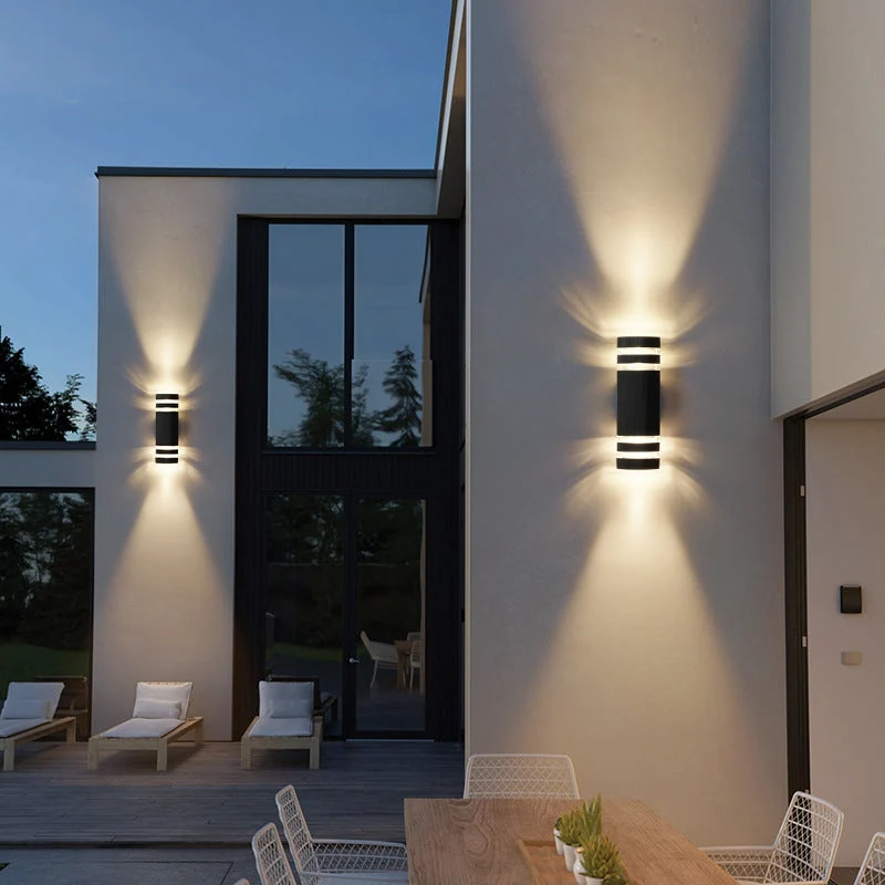 Lumora Buitenwandlamp – Modern 2-Weg Design met LED-Verlichting & Weerbestendige Behuizing