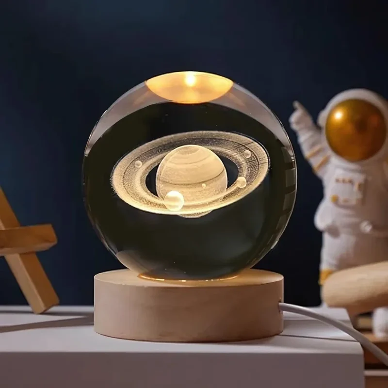 Decorative crystal ball with 3D pattern