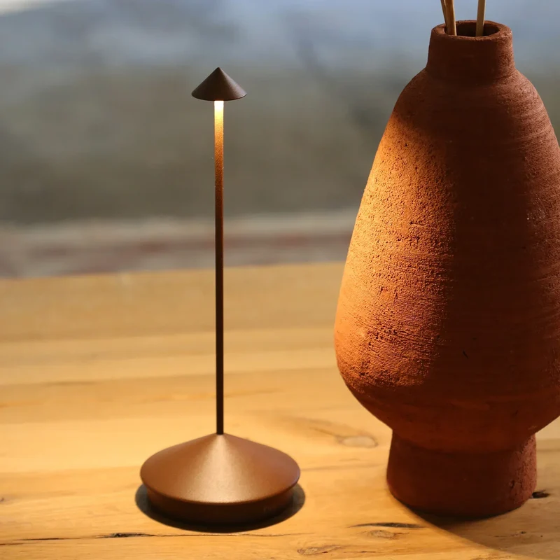 Lumora – LED Tafellamp Draadloos Oplaadbaar IP54 Binnen & Buiten