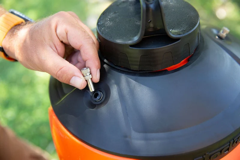 Sistema Antizanzare Geyser Nebulizzatore E-25 MI Verde 21V Stocker con Batteria e Caricabatteria