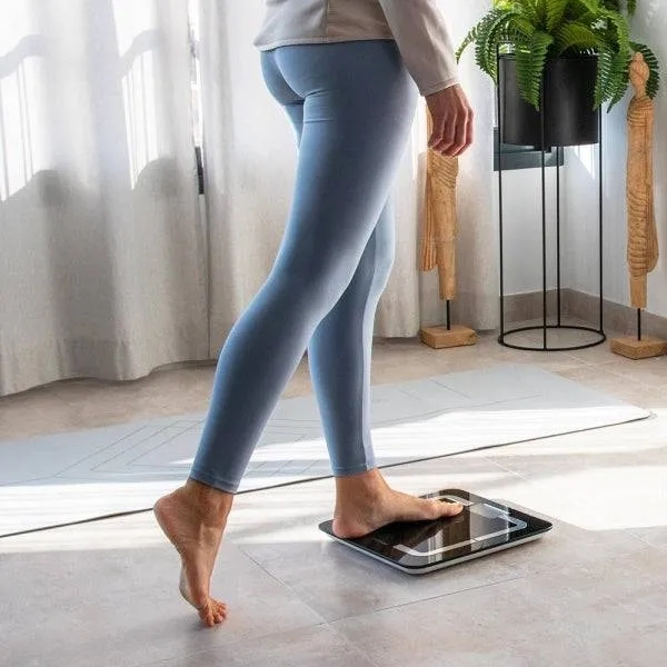 Cecotec Surface Precision 9500 Smart Healthy Bilancia Pesapersone - Bluetooth - Display LCD - Acciaio Inossidabile - Vetro Temperato - Supporta fino a 180kg - 310x310mm - Colore Nero