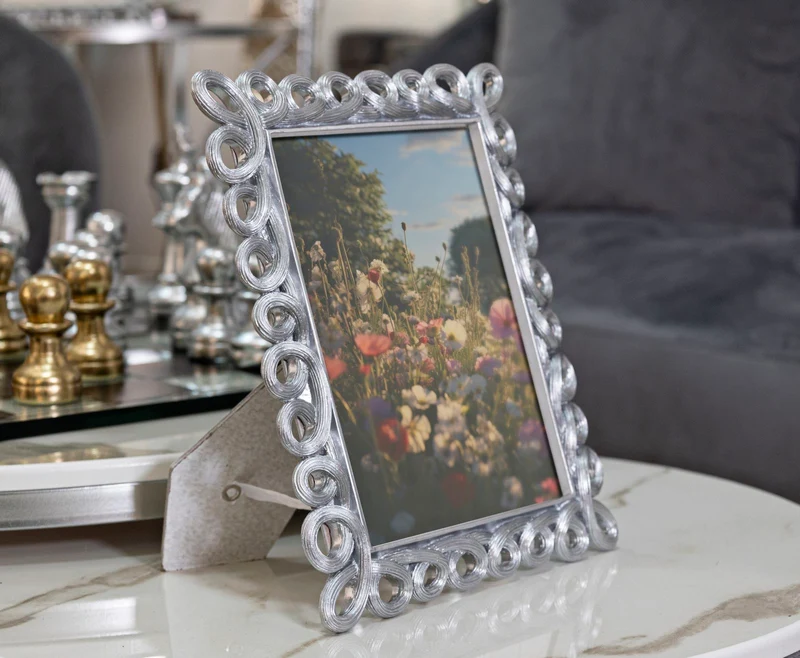 Cornice Hollow 20,8x1,9x25,9 cm in Resina e Vetro Argento