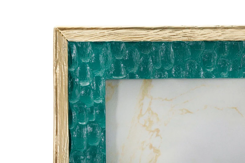 Cornice Grent 20,3x2x25,3 cm in Resina e Vetro Verde e Oro