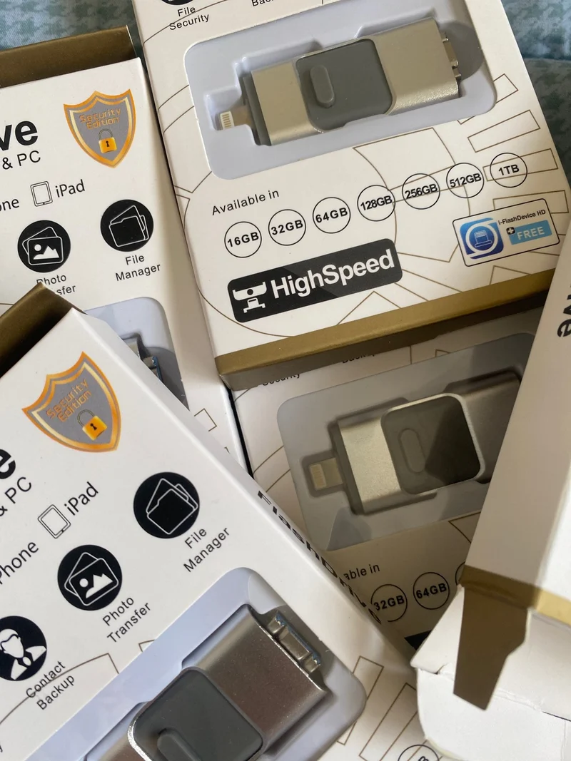 4-in-1 Flashdrive – USB, USB-C, Lightning & Micro-USB voor Mobiel en Laptop
