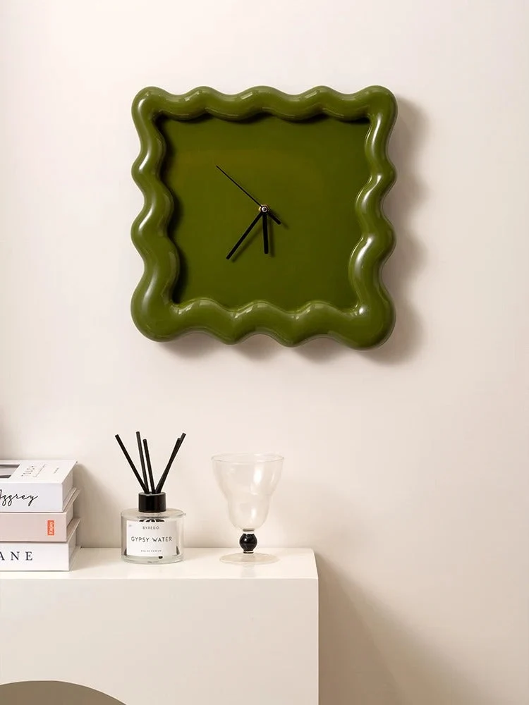 Contemporary Slim Minimalist Round Wall Clock