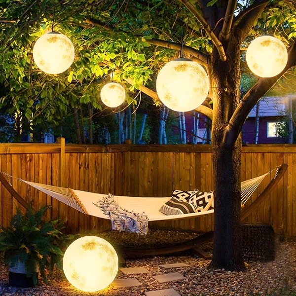 Lunaris – Tuinhanglamp Maanvorm LED – Weerbestendig Buitenlamp