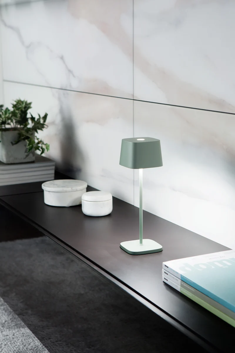 Lumora – Draadloze LED Tafellamp Oplaadbaar IP65 Binnen & Buiten
