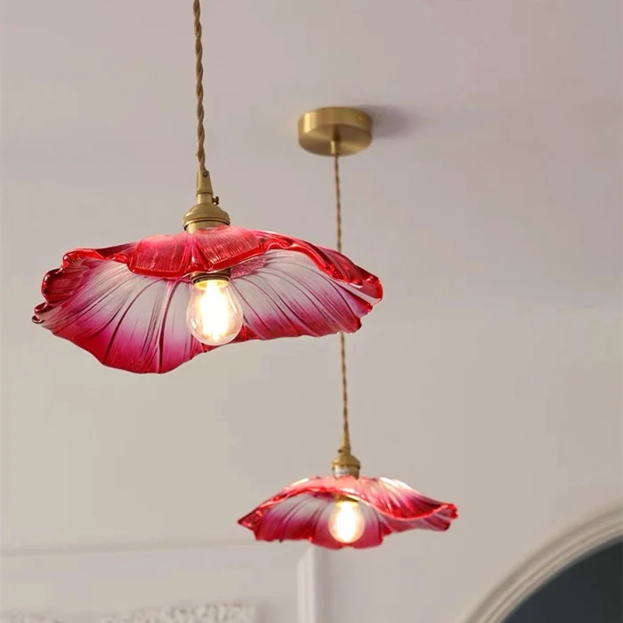 Sculptural pendant lamp with floral pattern