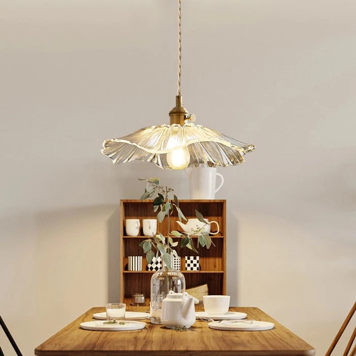 Sculptural pendant lamp with floral pattern