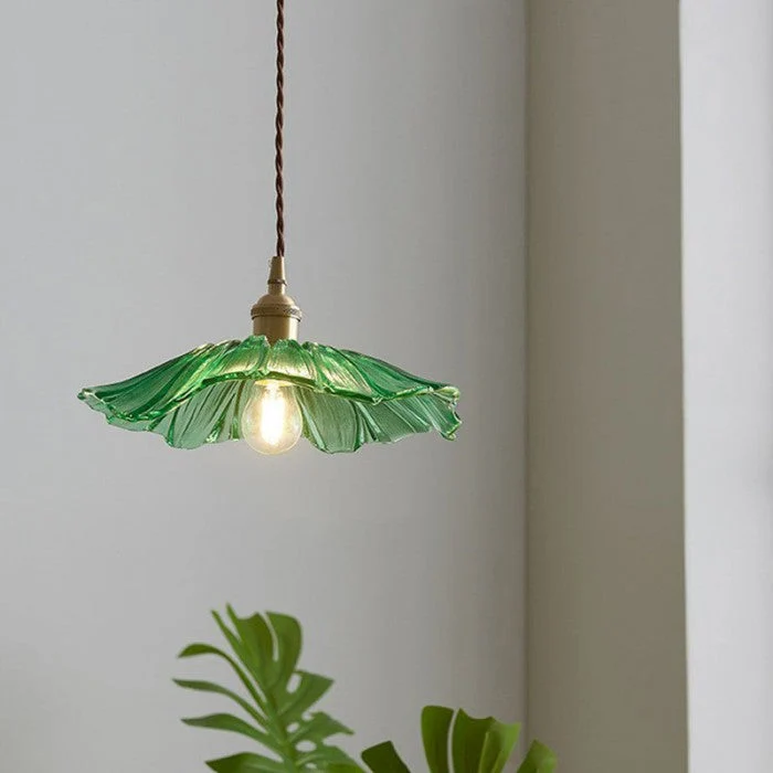 Sculptural pendant lamp with floral pattern