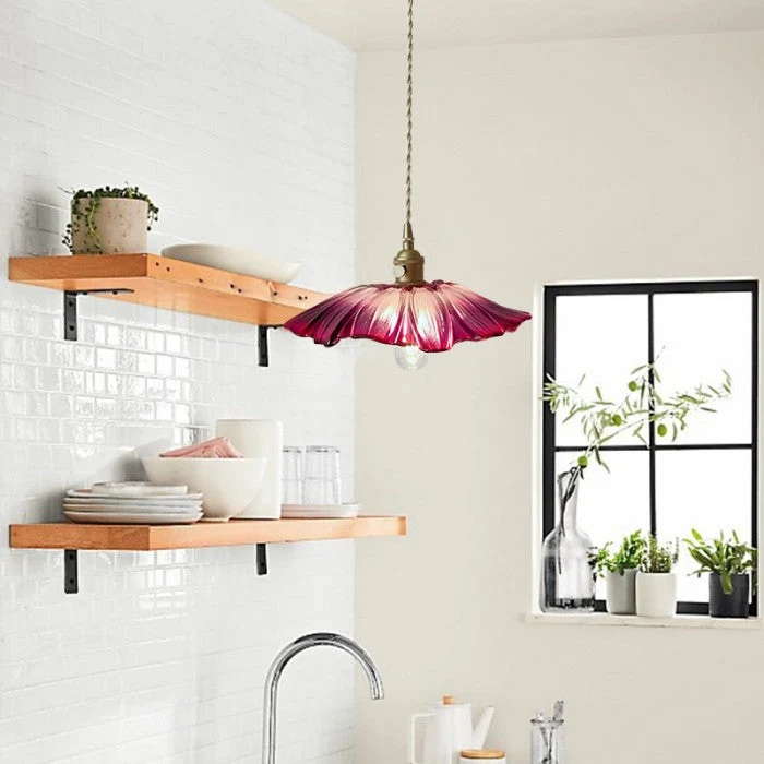 Sculptural pendant lamp with floral pattern