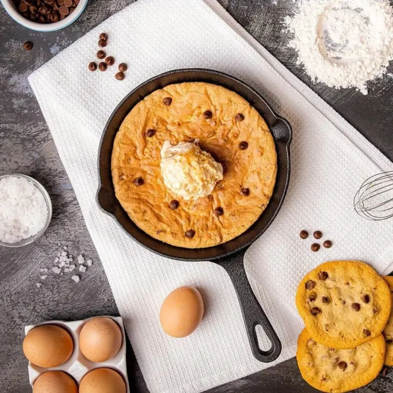 Cast-Iron Pan for Pancakes and Fried Eggs with Two Pouring Spouts, for Induction Cooking