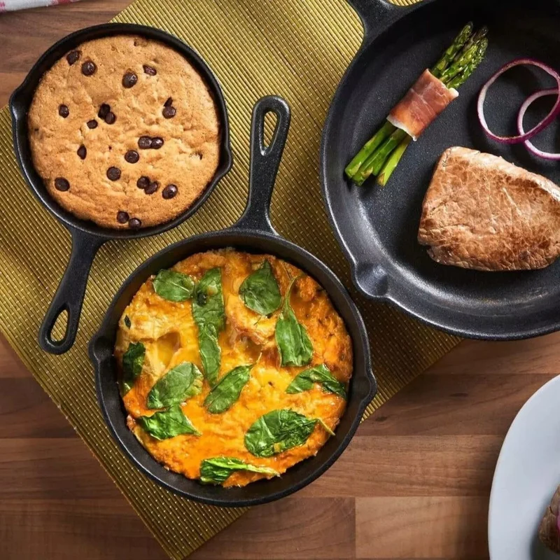 Cast-Iron Pan for Pancakes and Fried Eggs with Two Pouring Spouts, for Induction Cooking