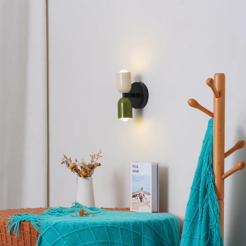 Adjustable double-head retro wall sconce for interiors