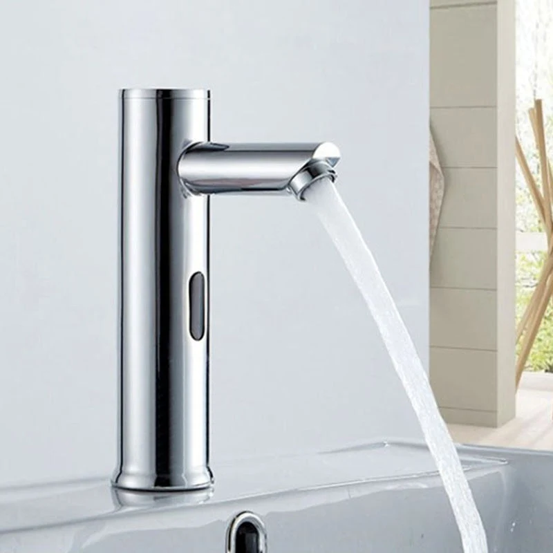 Automatic washbasin faucet with motion sensor