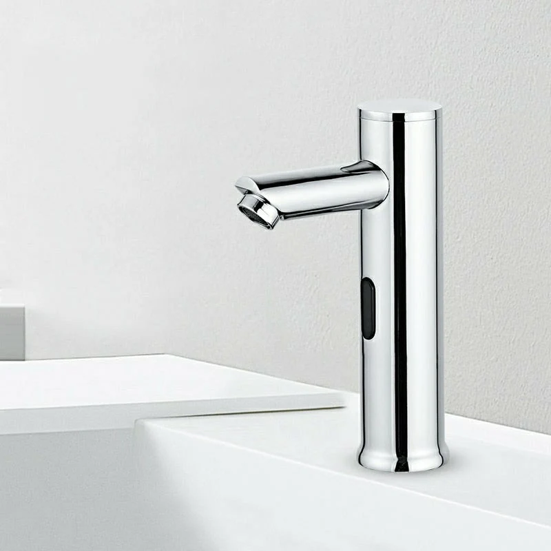 Automatic washbasin faucet with motion sensor