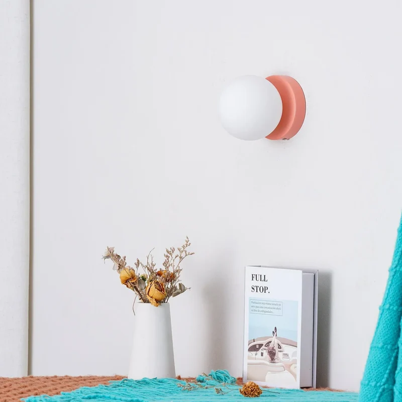 Modern Scandinavian-style lighting – round wall sconces