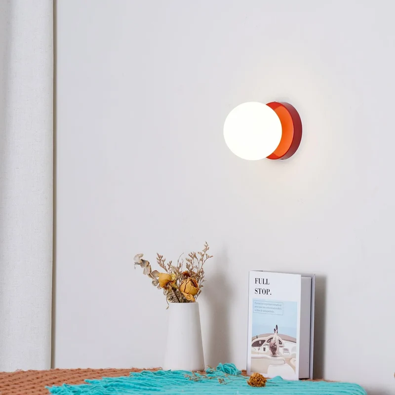 Modern Scandinavian-style lighting – round wall sconces