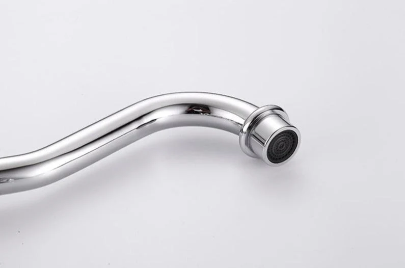 Vintage-style washbasin faucet with two handles