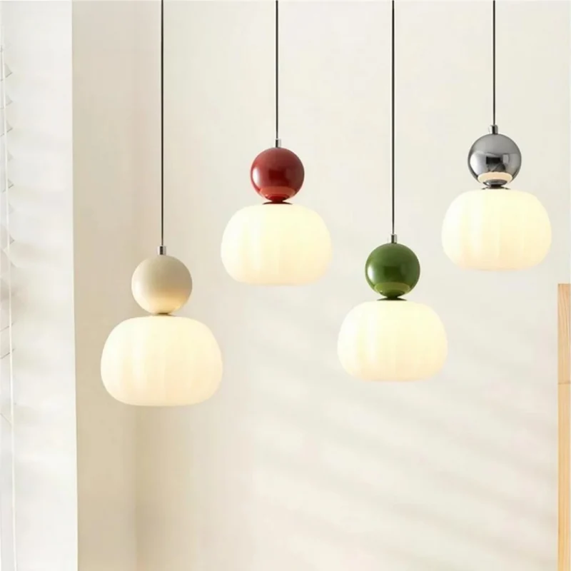 Classic-style ceiling lamp in a cream shade with gold accents