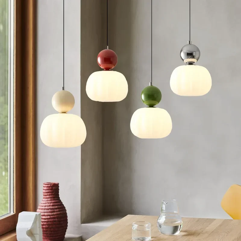 Classic-style ceiling lamp in a cream shade with gold accents