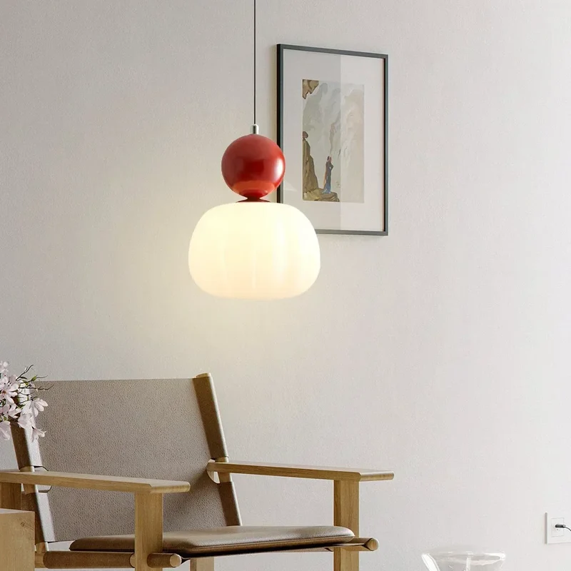 Classic-style ceiling lamp in a cream shade with gold accents