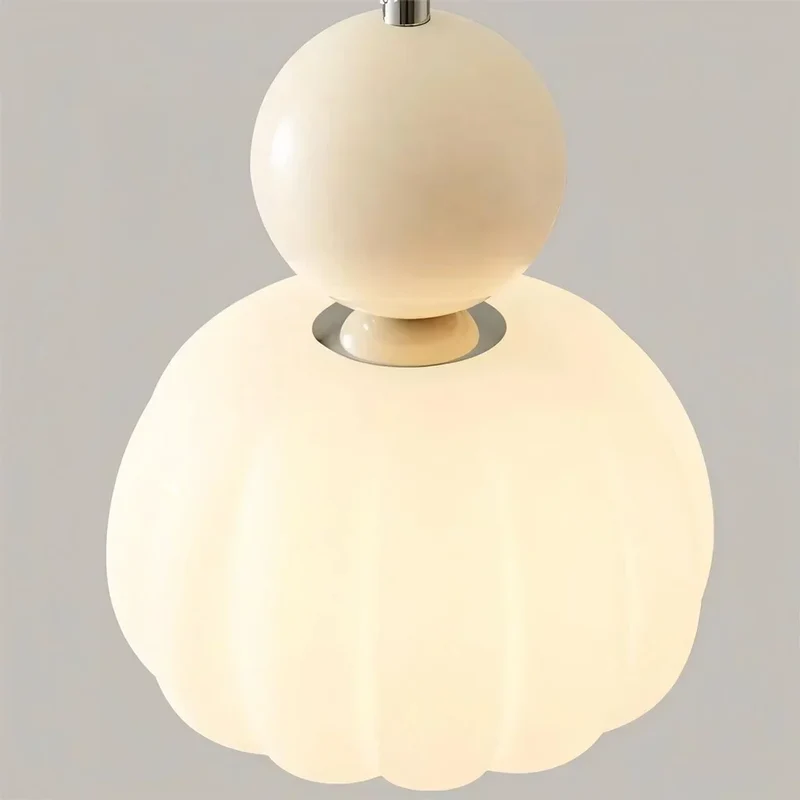 Classic-style ceiling lamp in a cream shade with gold accents