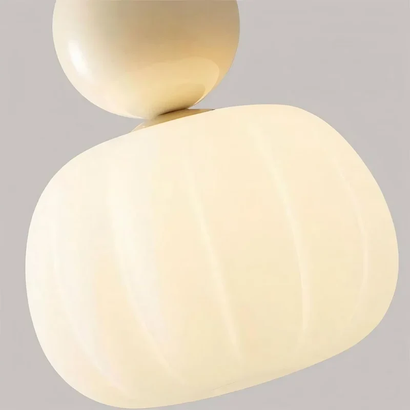 Classic-style ceiling lamp in a cream shade with gold accents