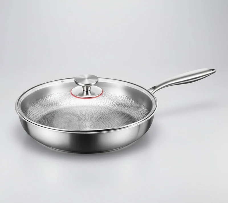 Practical non-stick frying pan with induction base - Easy to clean