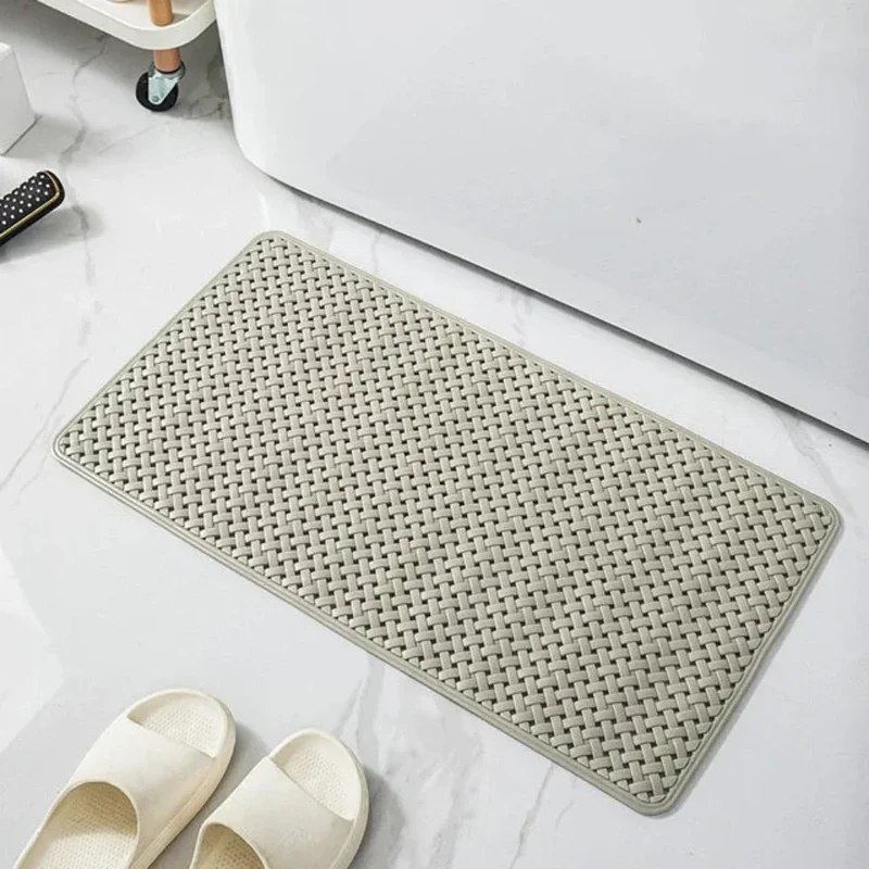 Durable non-slip bathtub mat with strong grip – mold-resistant and easy-care bathtub mat