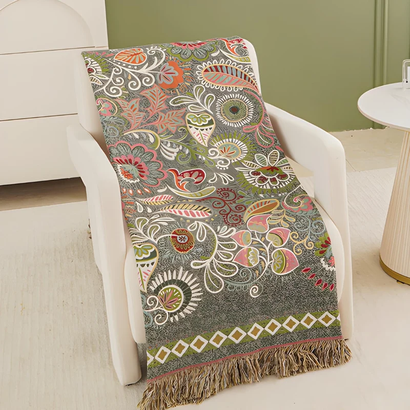 Double-sided cozy boho-style throw with fringes for sofa and bed