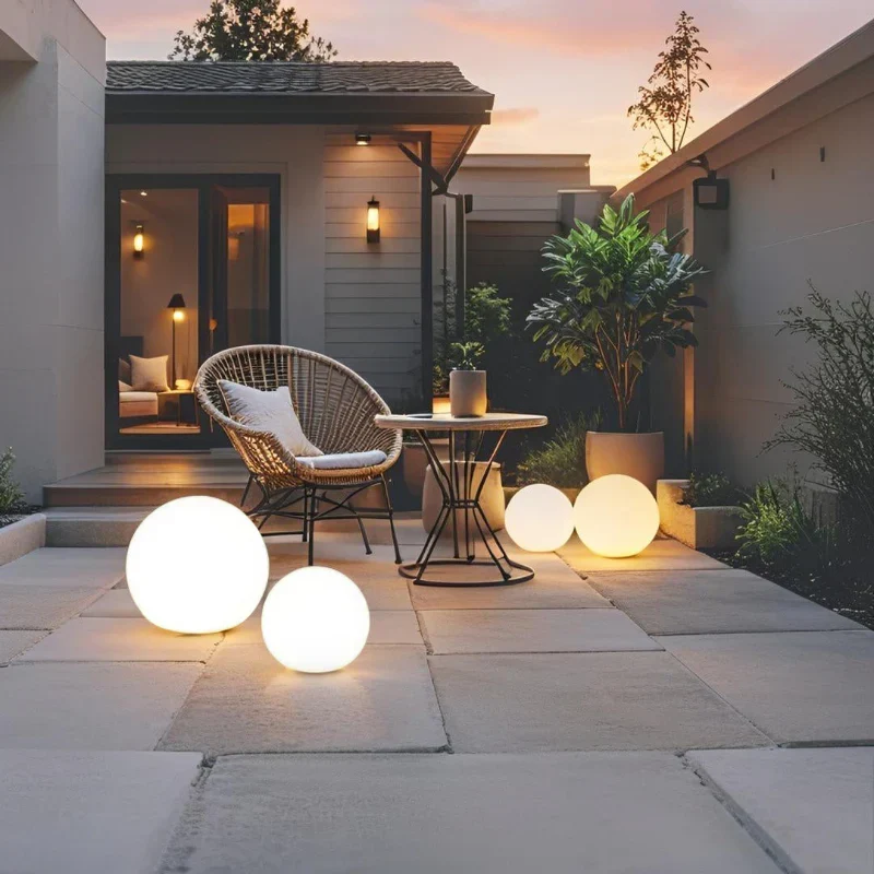 Solar garden ball light – 16 colors with remote control