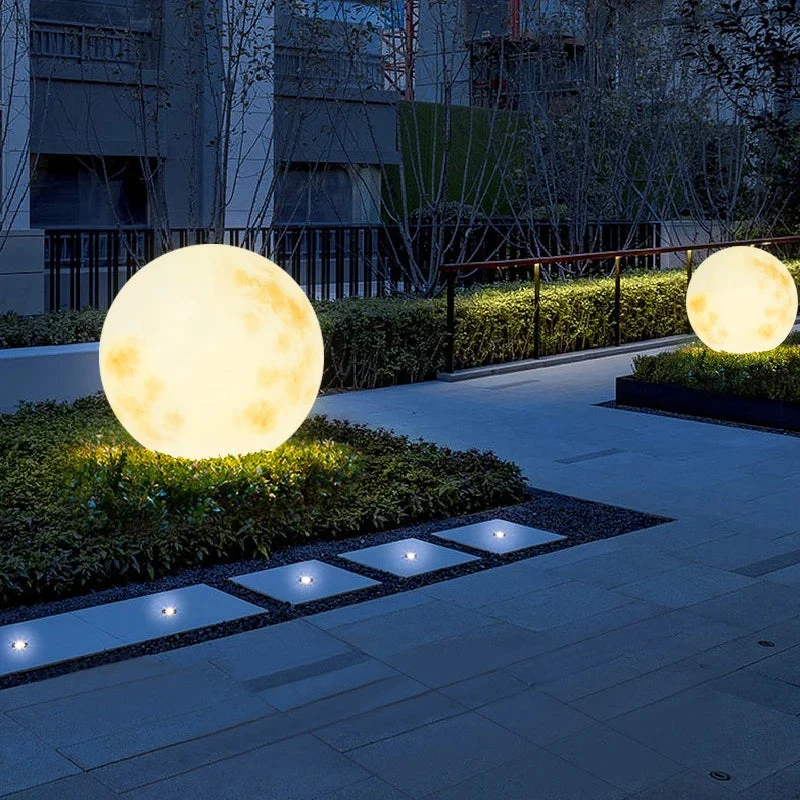 Lunavine MoonGlow Tuinlamp – USB Oplaadbaar, Weerbestendig & Betoverend Maanlicht voor Buiten